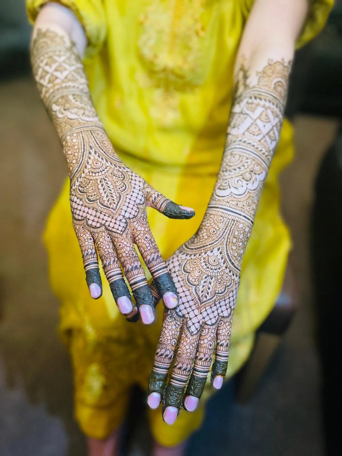Bridal henna design 4 of 19