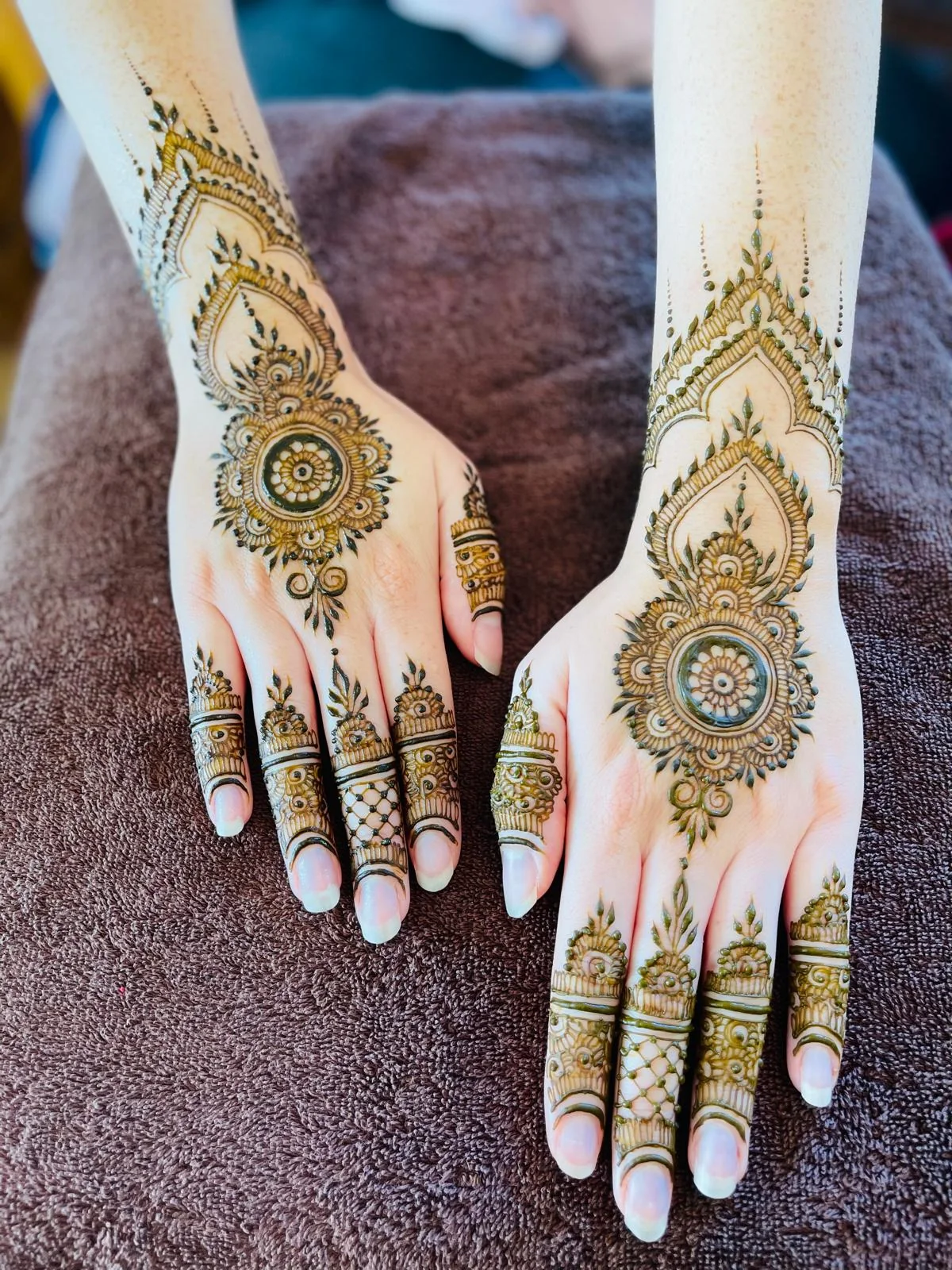 Party henna design 17 of 19