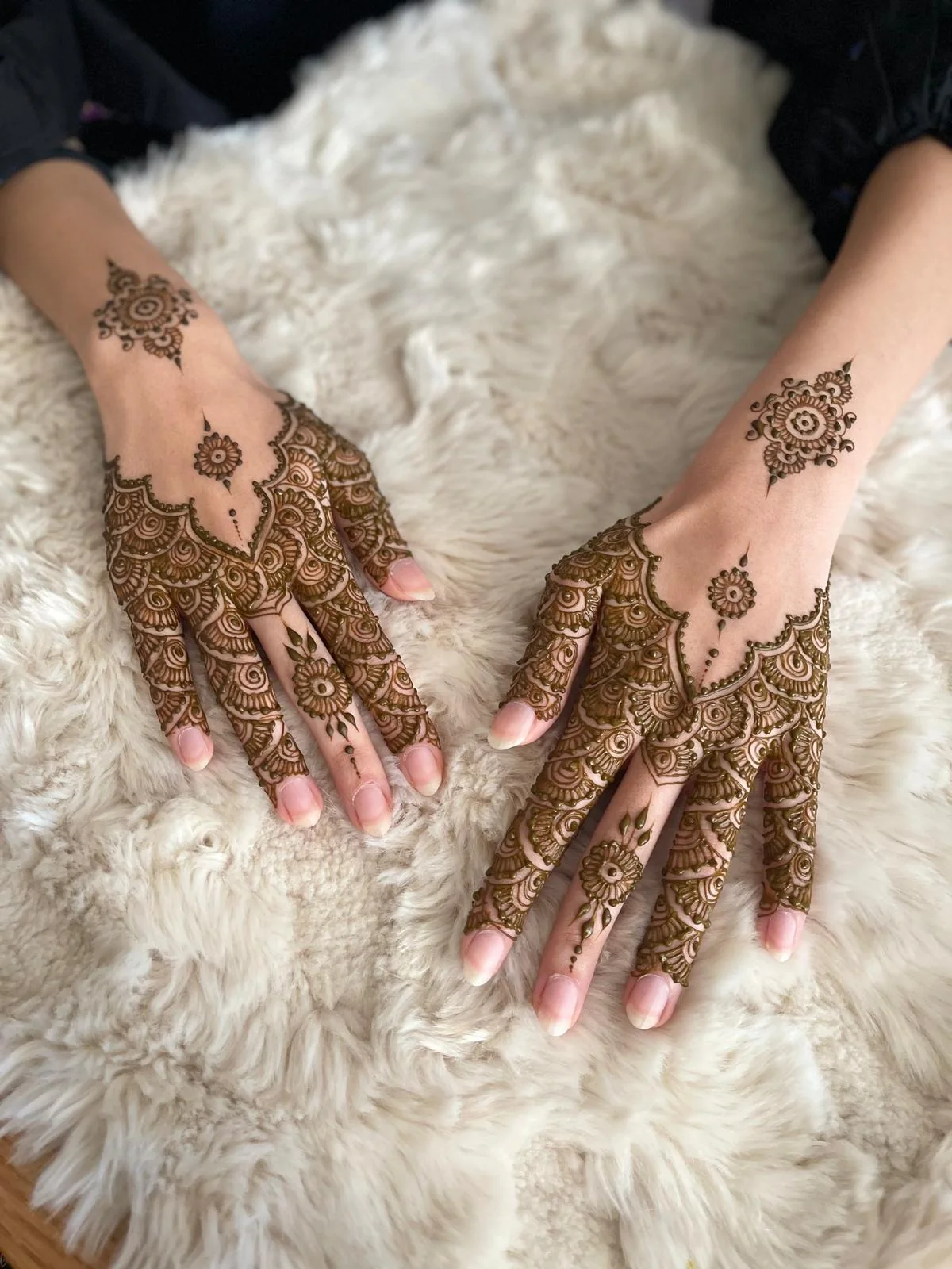 Party henna design 18 of 19