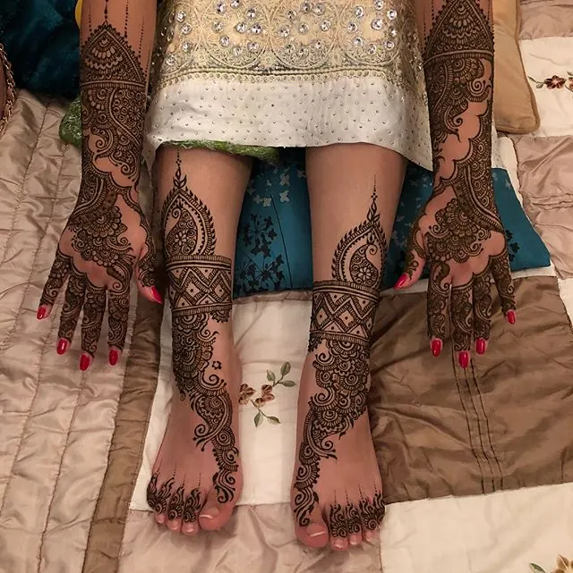 Book your bridal henna appointment