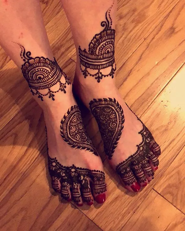 Bridal feet mehndi design