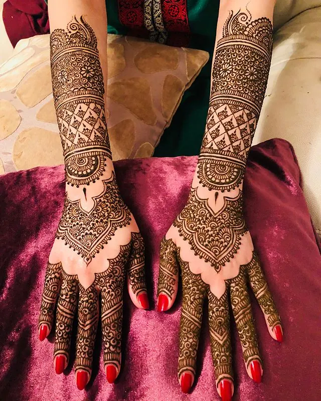 Simple elegant bridal mehndi