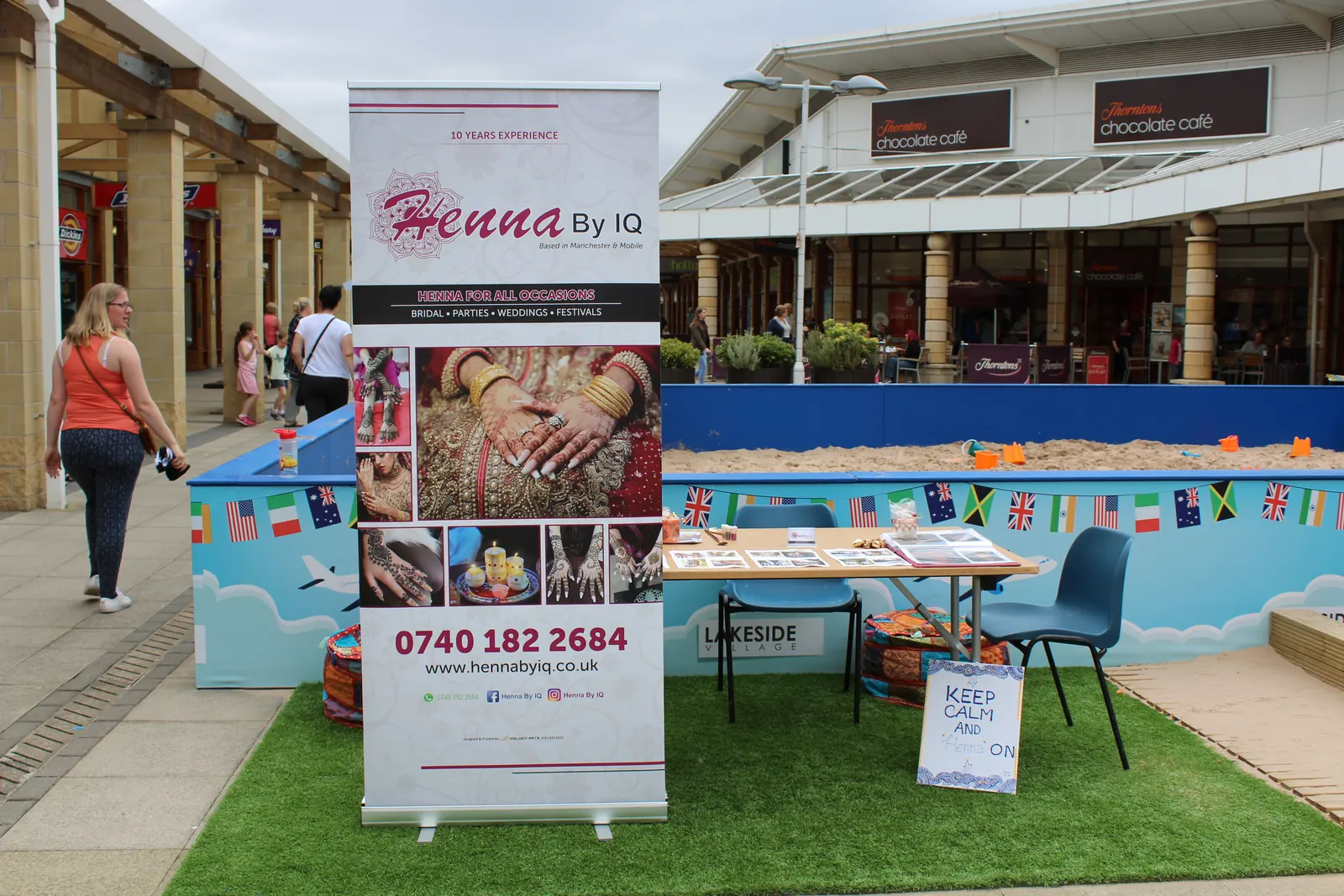 Henna artist stand display