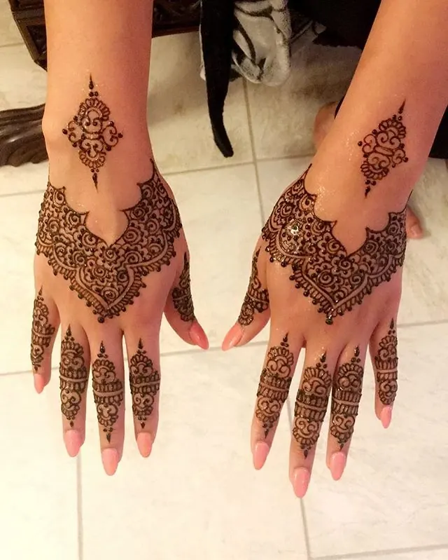 Party henna guest 8