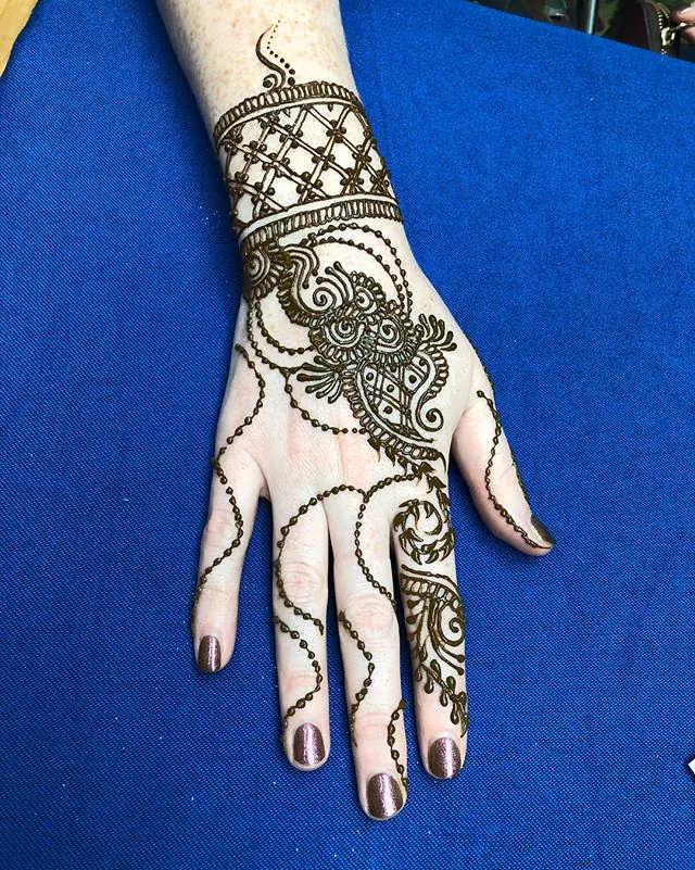 Party henna guest