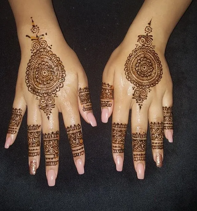 Simple mandala henna